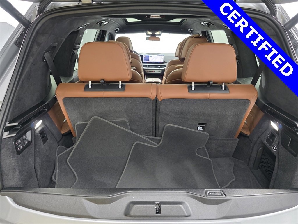 Used 2025 BMW X7 M60i image 18