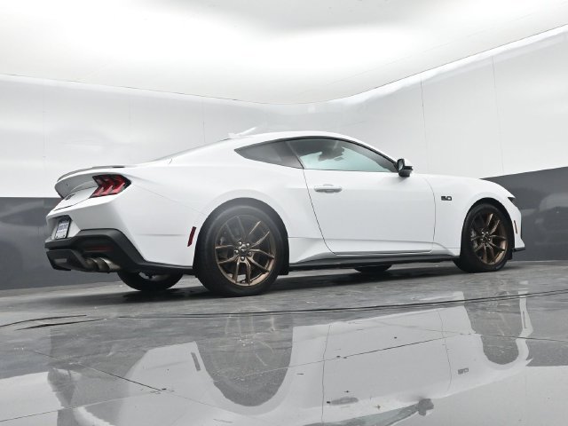 Used 2025 Ford Mustang GT Premium RWD image 49