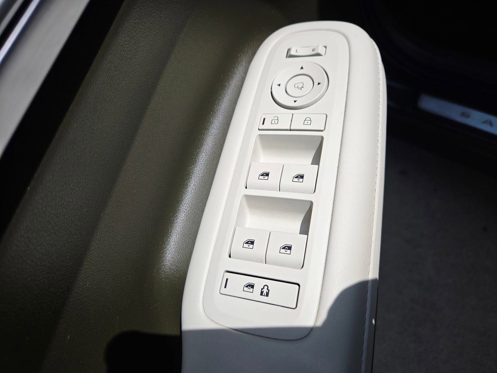 Used 2024 Hyundai Santa Fe Calligraphy image 30