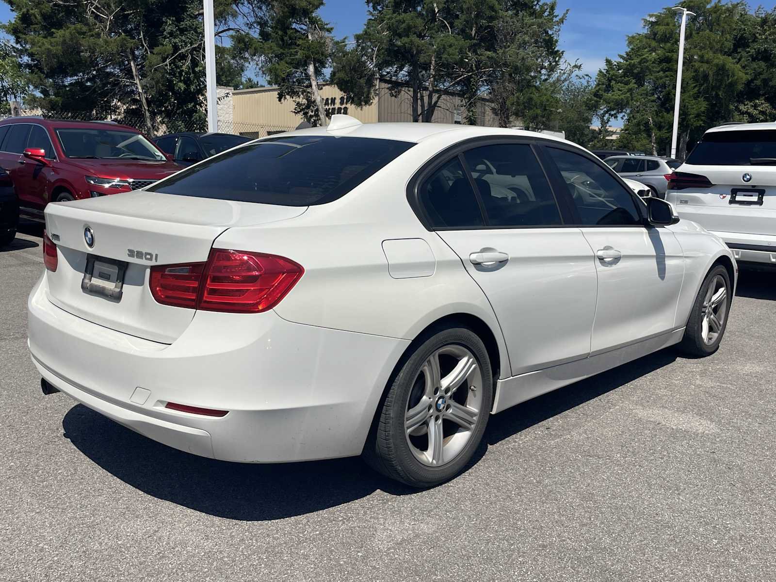 Used 2014 BMW 320i xDrive Sedan AWD/4WD image 7