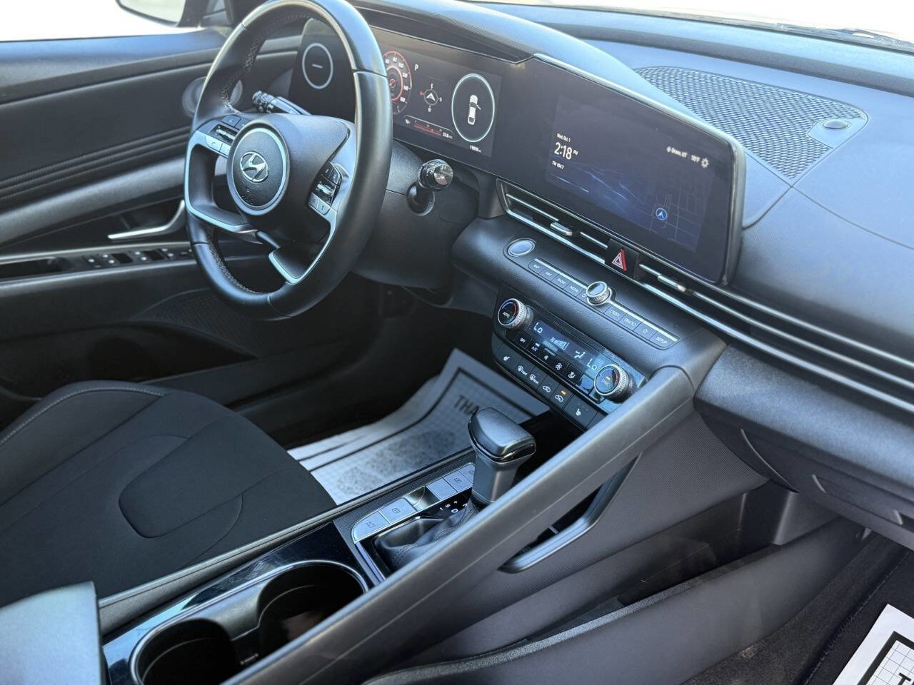 Used 2023 Hyundai Elantra SEL w/ Convenience Package image 7