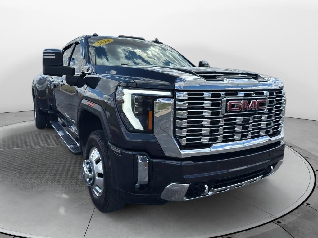 Certified 2024 GMC Sierra 3500 Denali w/ Denali Reserve Package AWD/4WD image 3