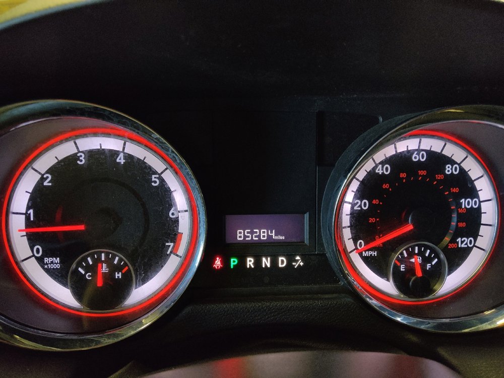 Used 2018 Dodge Grand Caravan SE w/ UConnect Hands-Free Group image 23