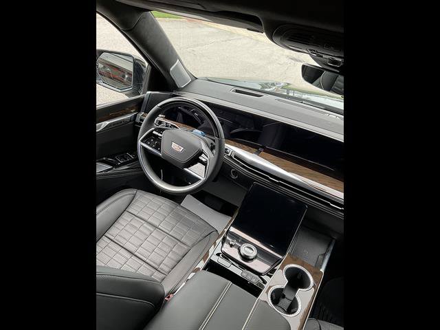 New 2026 Cadillac Escalade Platinum Sport AWD/4WD image 4