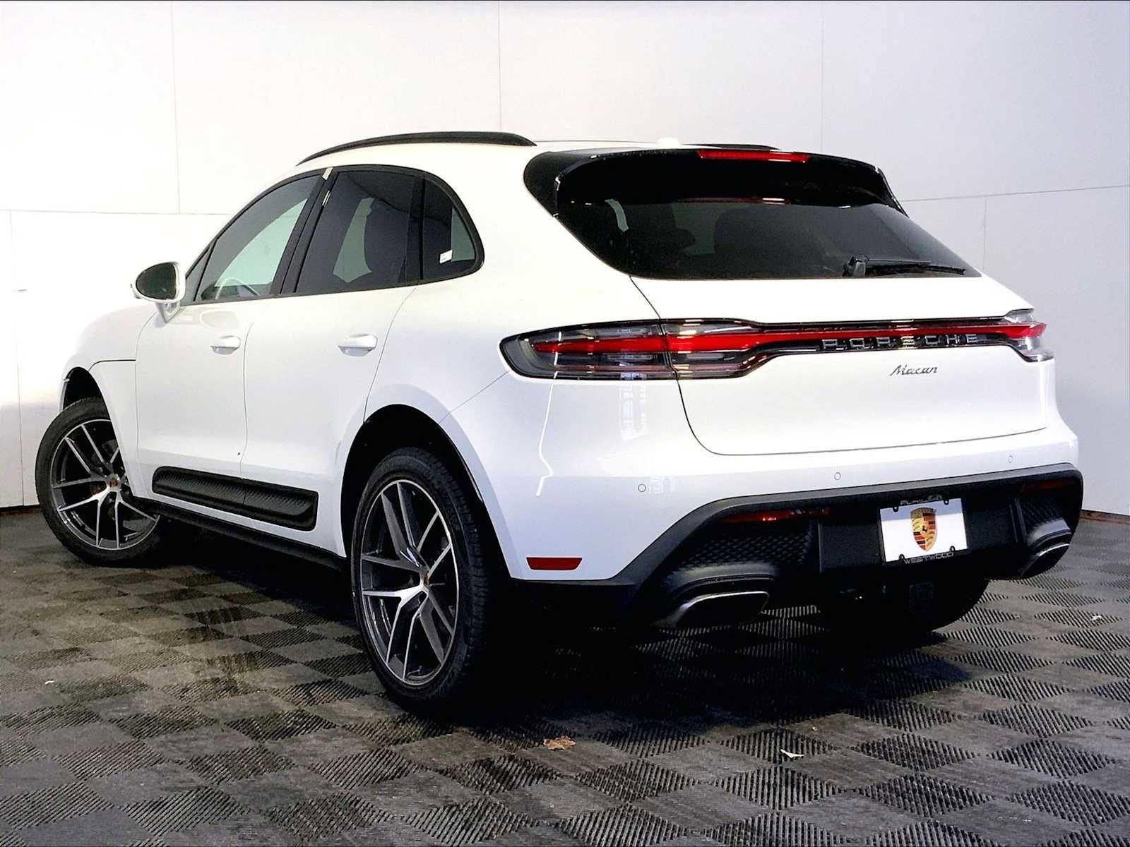 New 2026 Porsche Macan AWD/4WD image 3