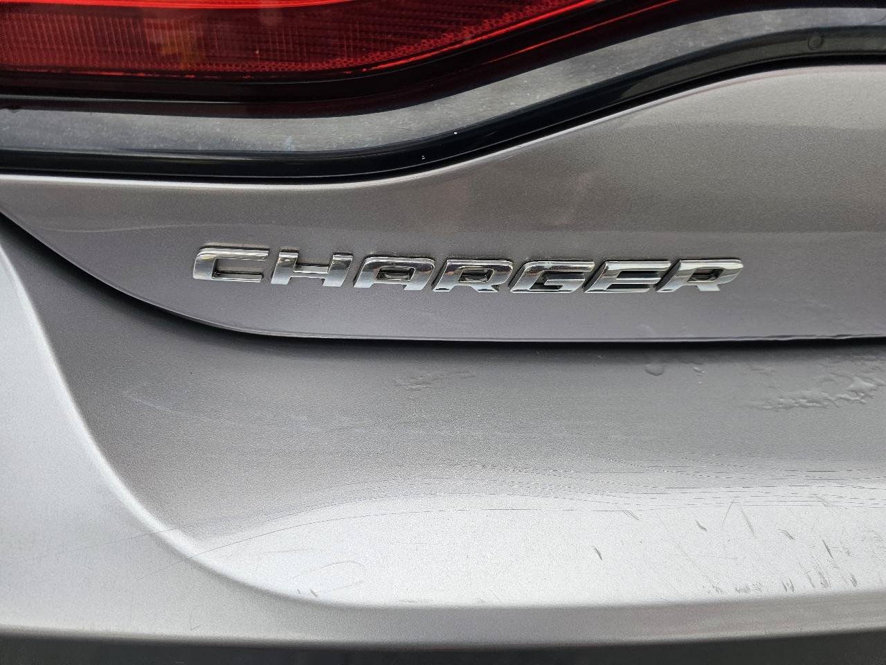 Used 2013 Dodge Charger SE RWD image 16