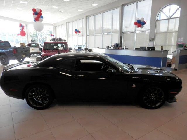 Used 2022 Dodge Challenger R/T Scat Pack RWD image 10