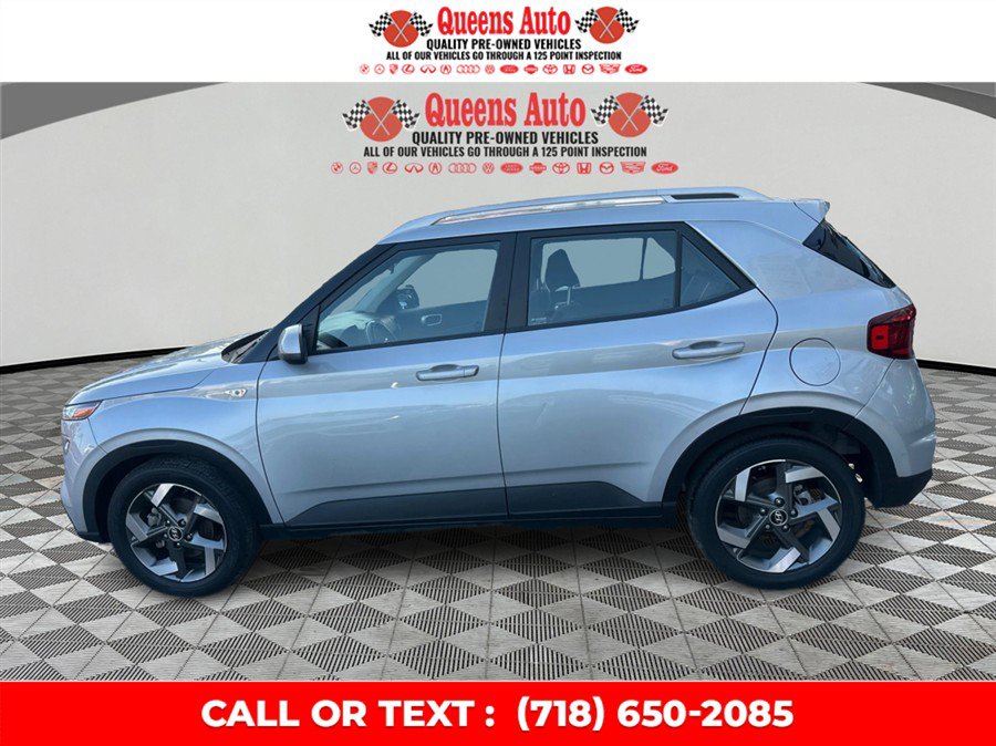 Used 2021 Hyundai Venue SEL w/ Cargo Package FWD image 3