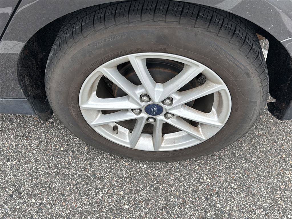 Used 2015 Ford Focus SE FWD image 8