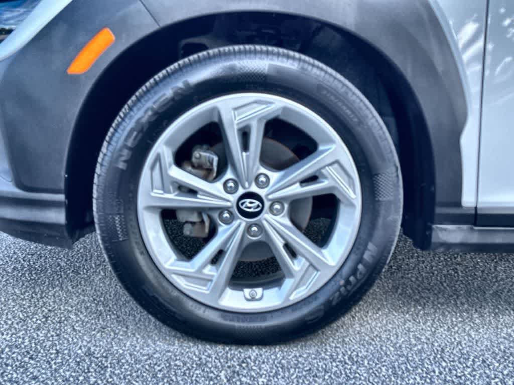 Used 2023 Hyundai Kona SEL FWD image 11