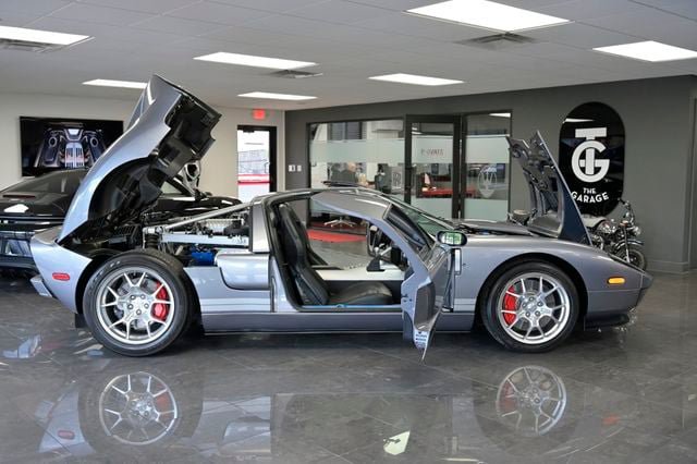 Used 2006 Ford GT RWD image 28