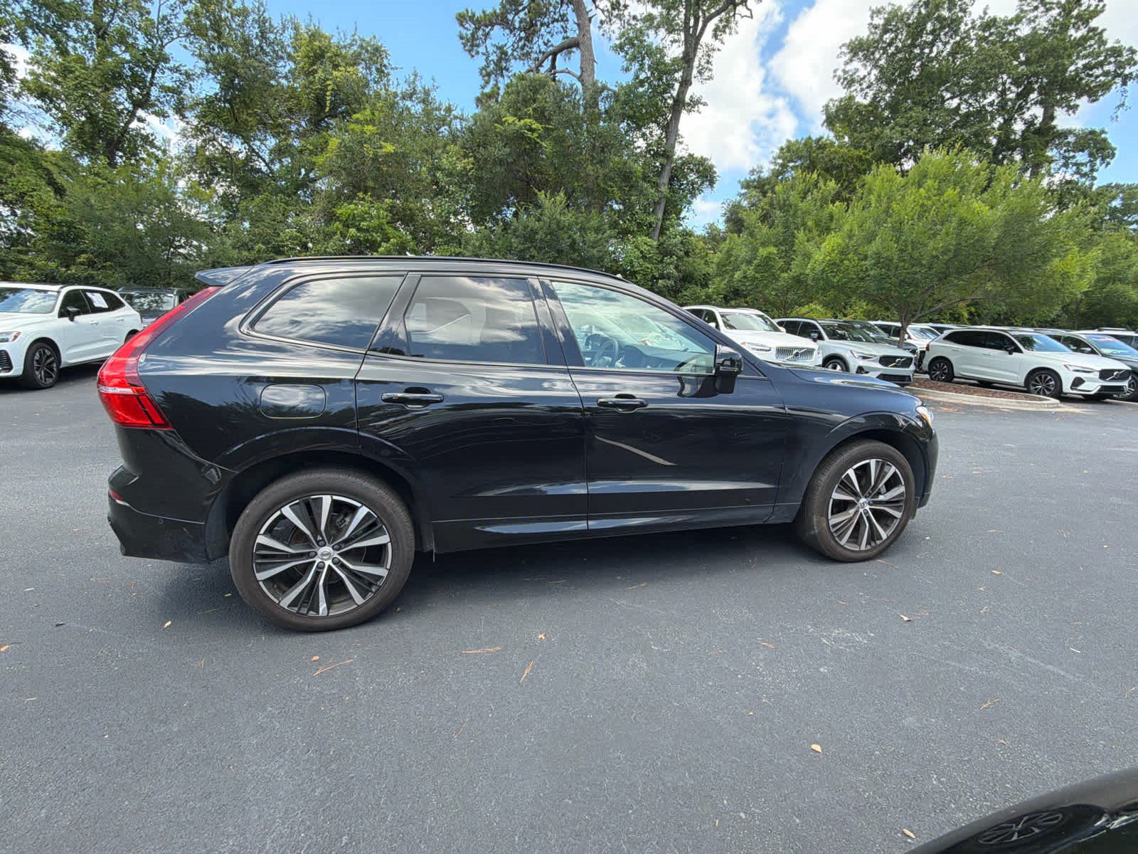 Used 2025 Volvo XC60 B5 Plus w/ Protection Package Premier AWD/4WD image 17