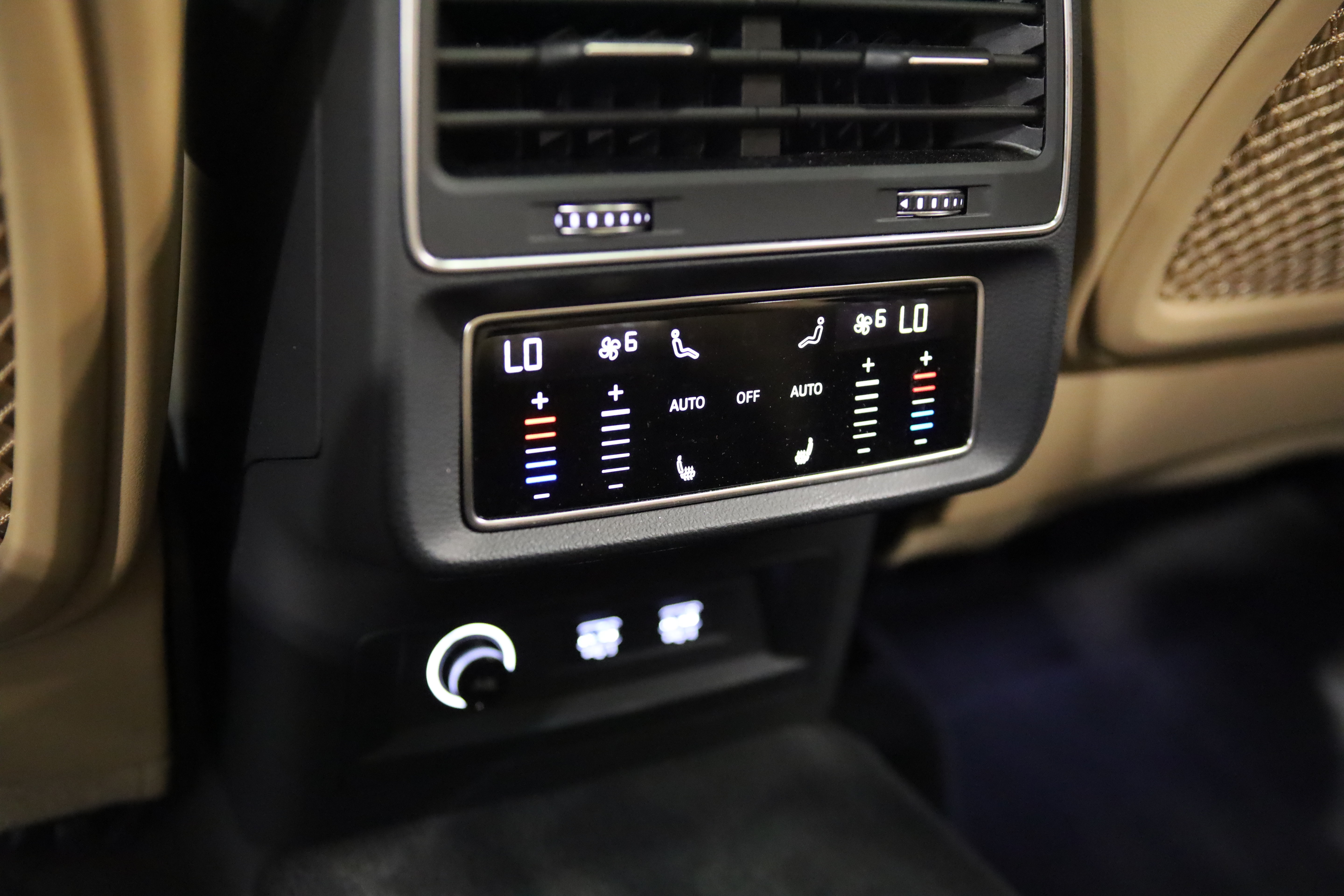 Used 2019 Audi Q8 Prestige AWD/4WD image 38