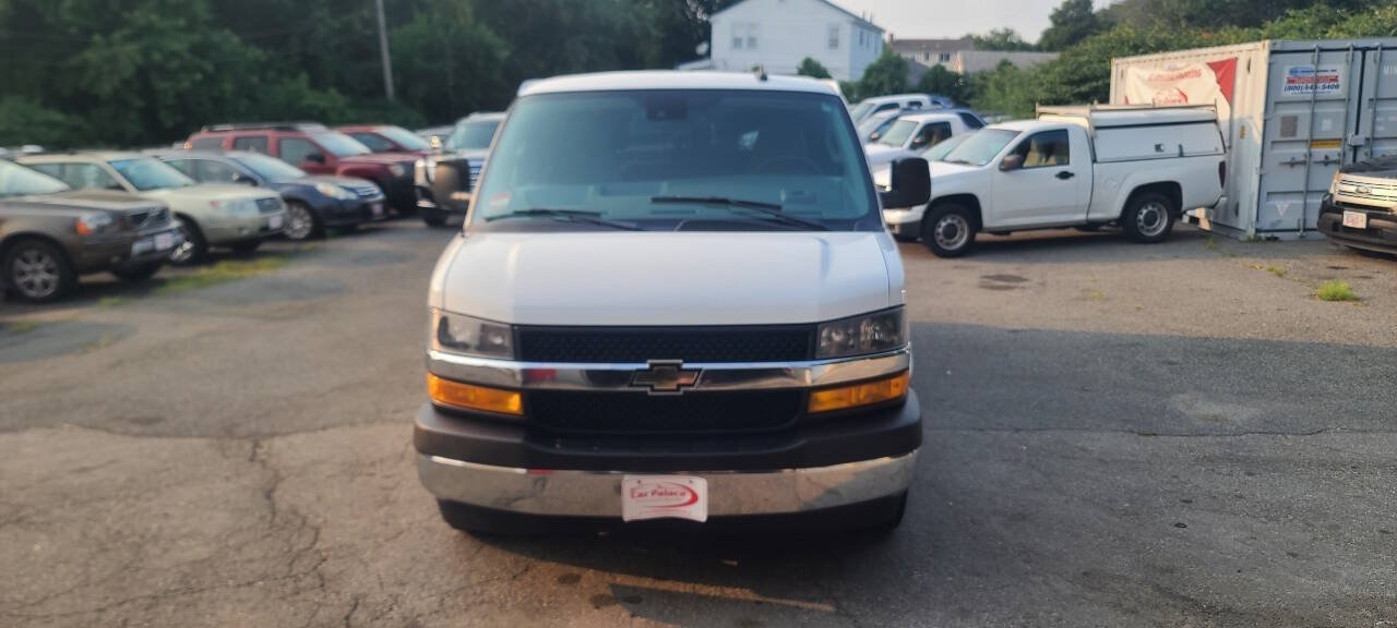 Used 2019 Chevrolet Express 3500 LT w/ LT Preferred Equipment Group RWD image 3