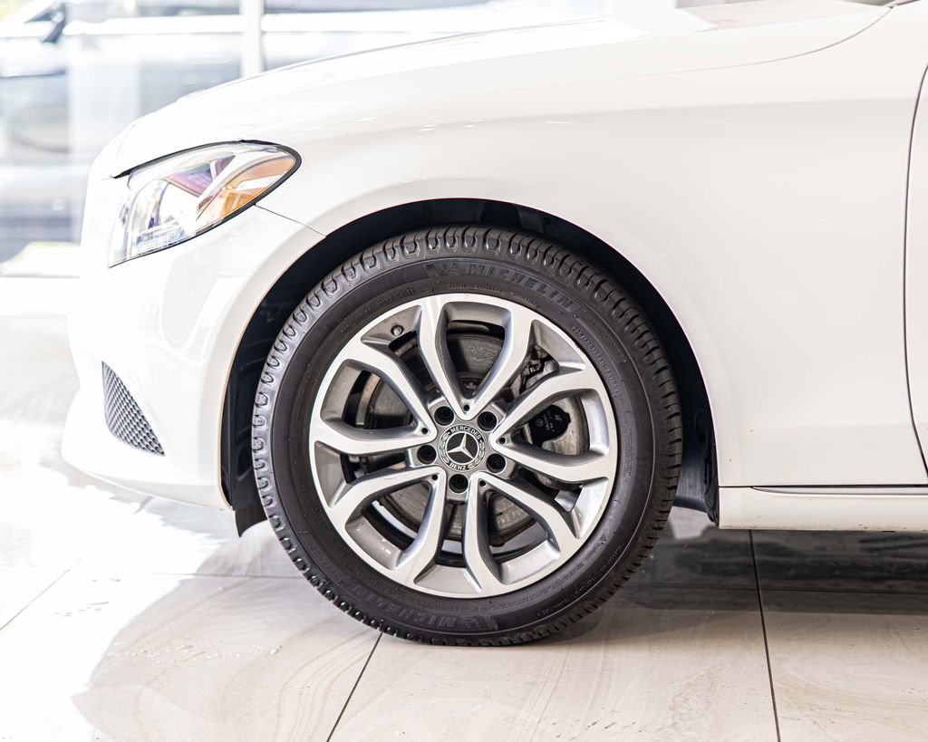 Used 2018 Mercedes-Benz C 300 4MATIC Sedan image 8