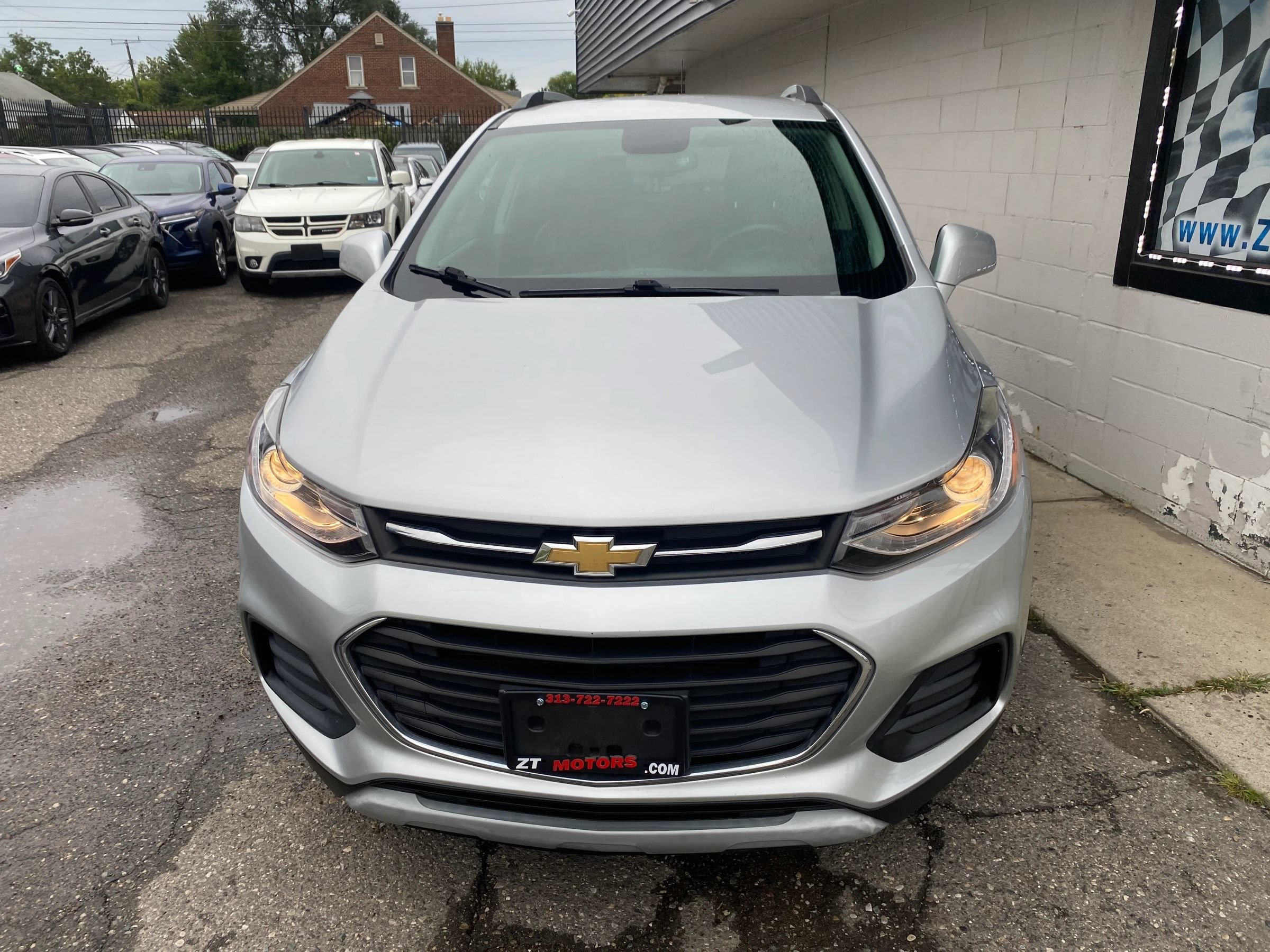 Used 2017 Chevrolet Trax LT w/ LT Convenience Package AWD/4WD image 5