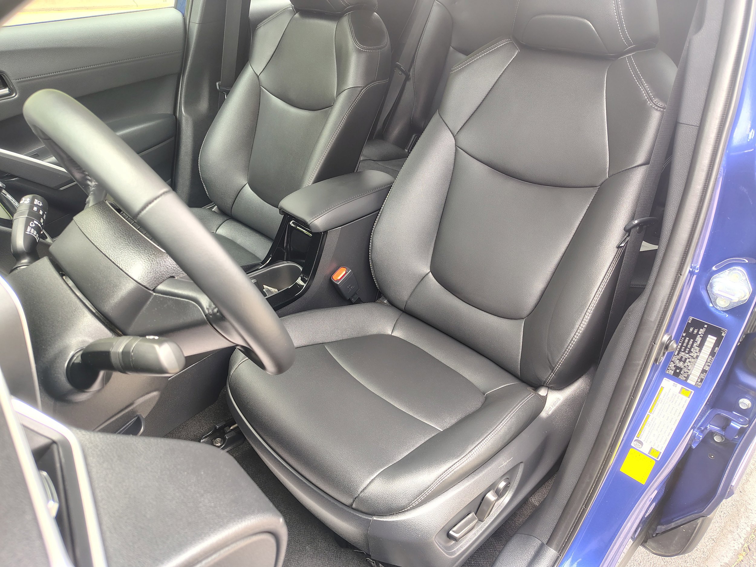 Used 2025 Toyota Corolla Cross XLE w/ Convenience Package AWD/4WD image 16
