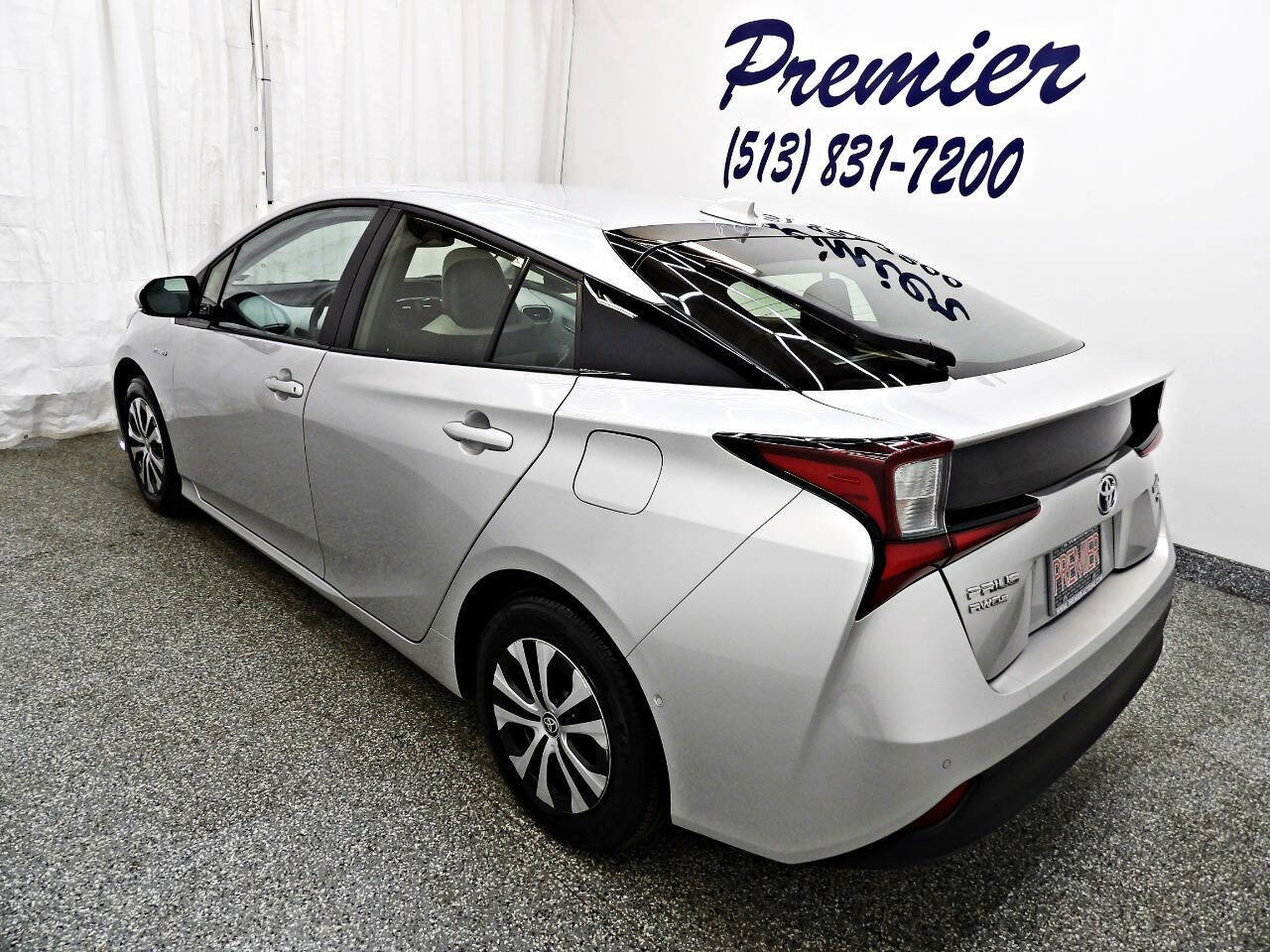 Used 2020 Toyota Prius XLE w/ Advanced Technology Package image 4