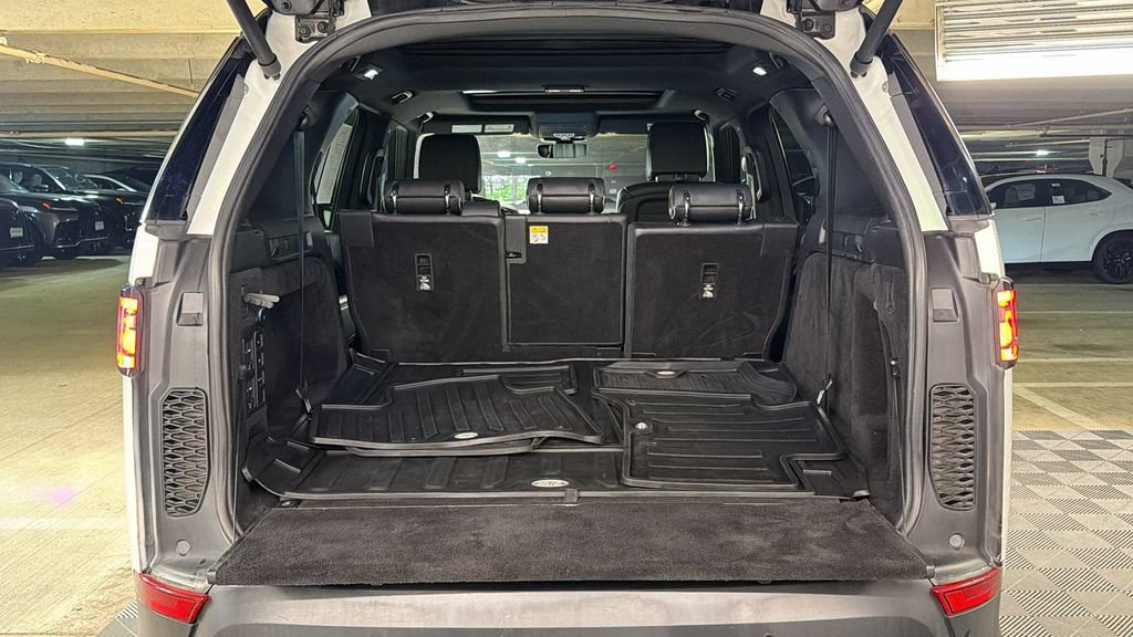 Used 2020 Land Rover Discovery HSE Luxury AWD/4WD image 14