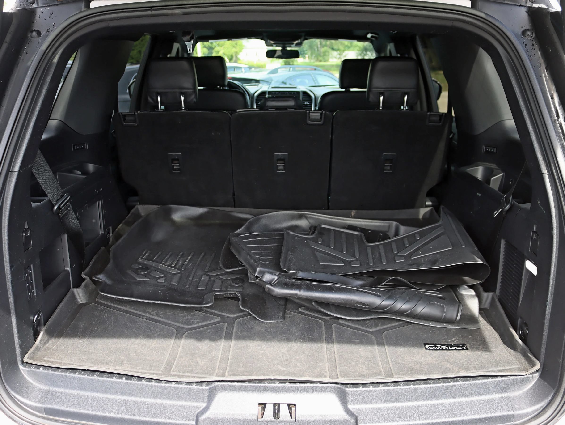 Used 2019 Ford Expedition XLT w/ Equipment Group 202A AWD/4WD image 39