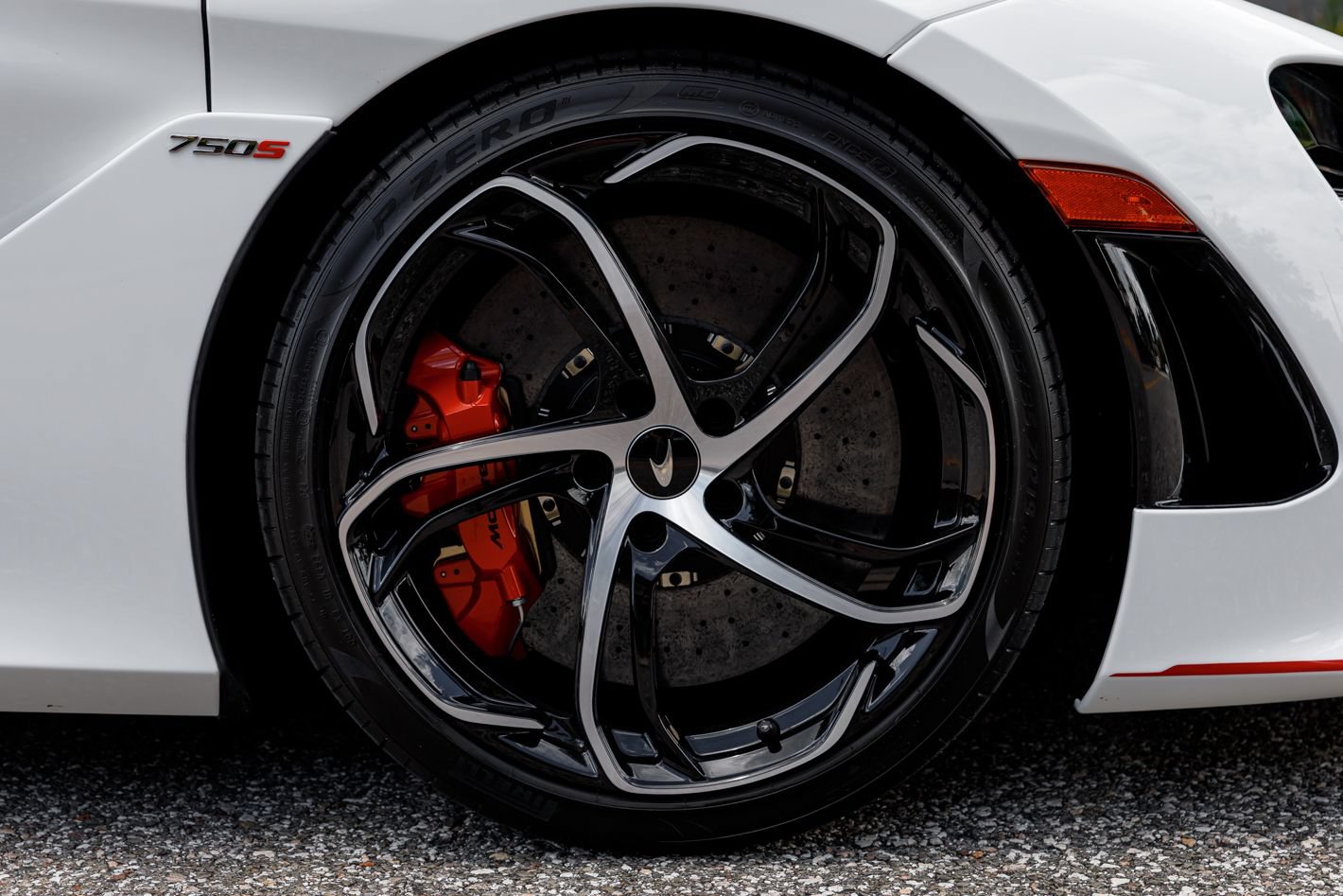 Used 2024 McLaren 750S Spider RWD image 17