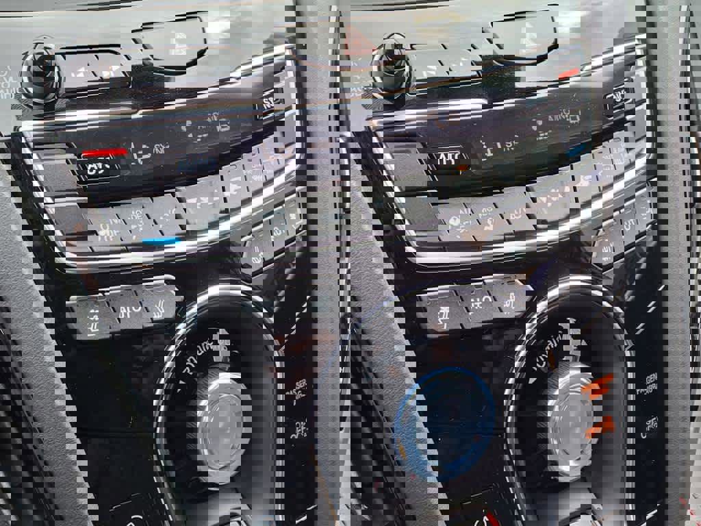 Used 2025 Acura RDX A-Spec image 19