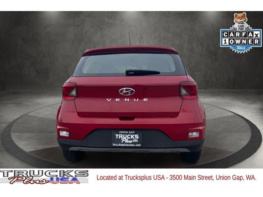 Used 2023 Hyundai Venue SE image 4