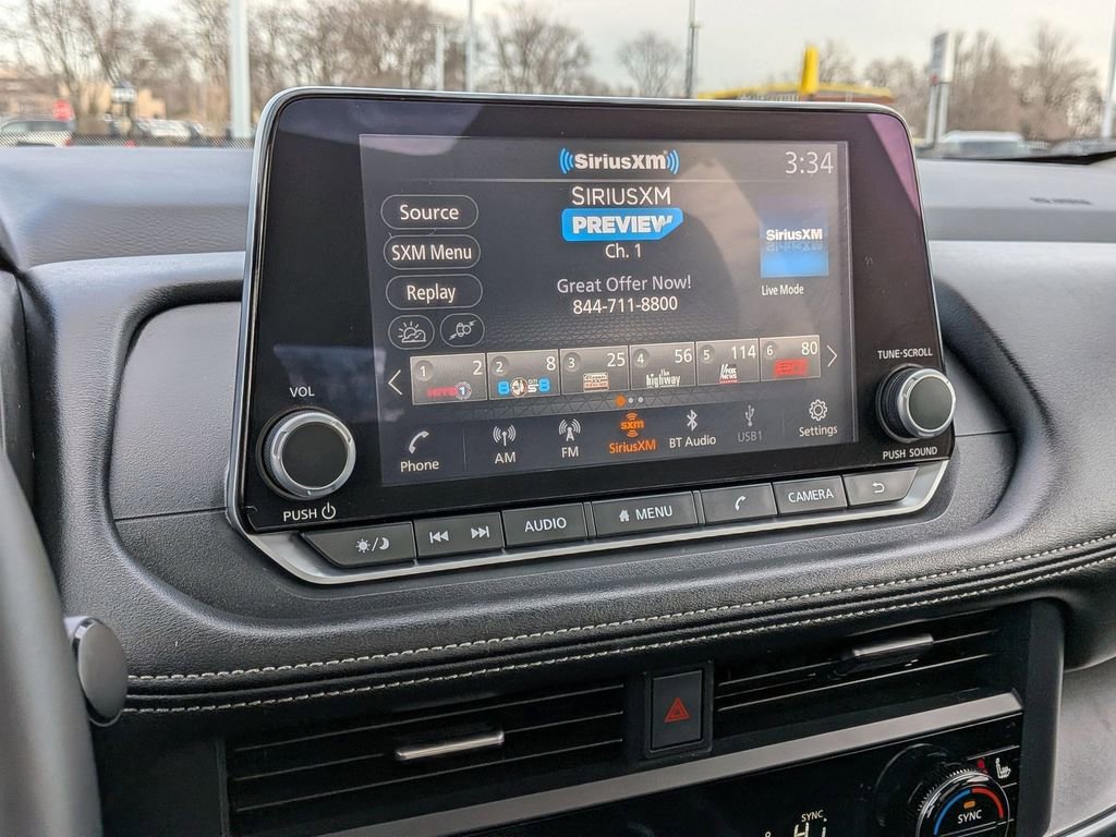 Used 2025 Nissan Rogue SV w/ SV Premium Package image 14