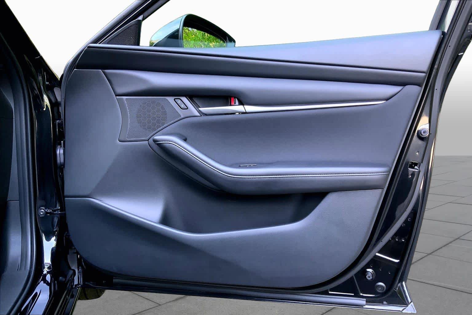 Certified 2025 MAZDA MAZDA3 s FWD image 23