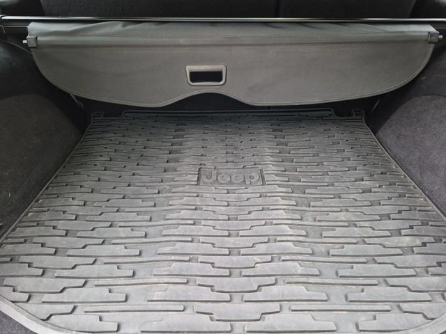 Used 2016 Jeep Grand Cherokee Overland AWD/4WD image 25