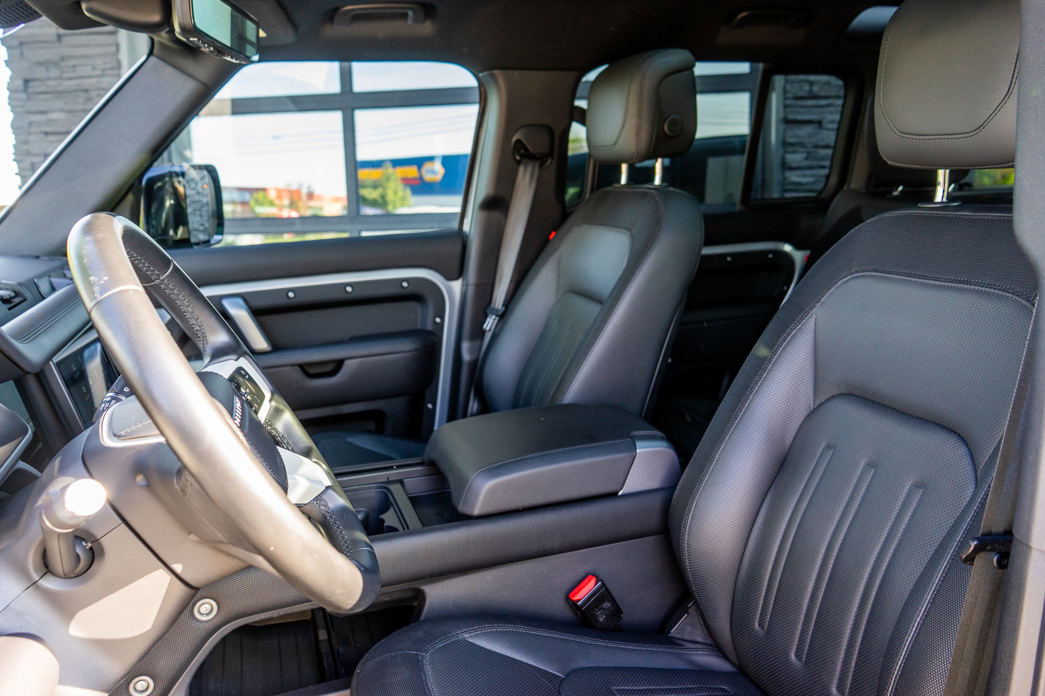 Used 2021 Land Rover Defender 110 X-Dynamic HSE image 7