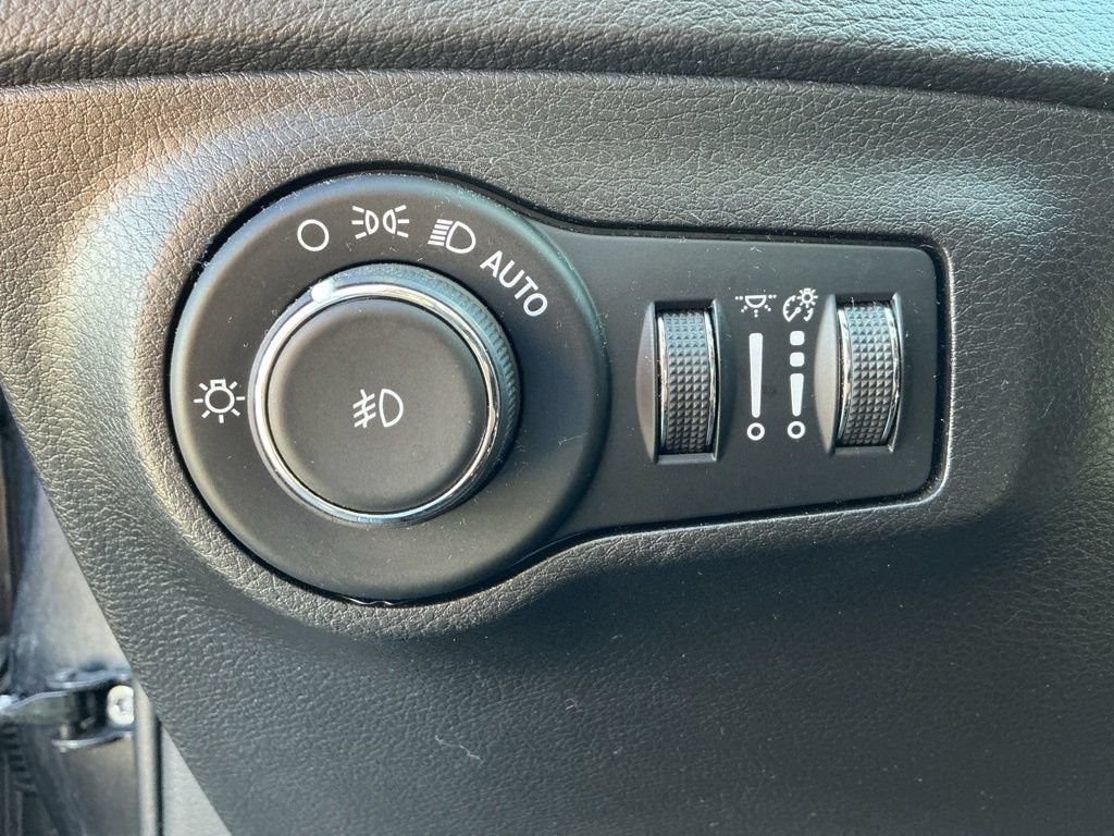 Used 2020 Jeep Compass Trailhawk AWD/4WD image 16