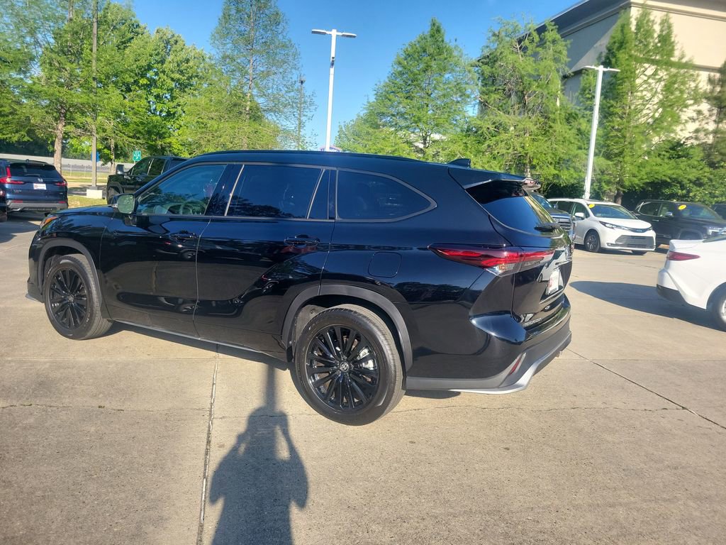 Used 2026 Toyota Highlander XSE image 3
