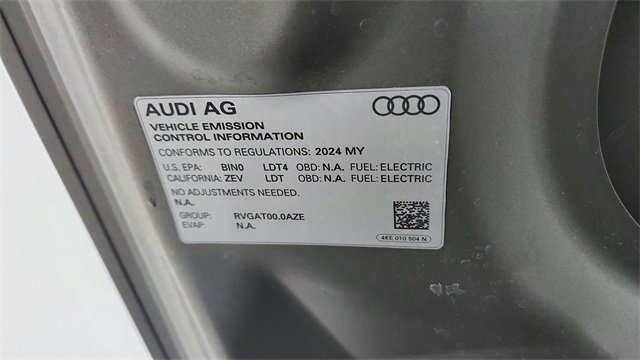 Used 2024 Audi Q8 e-tron Premium image 63