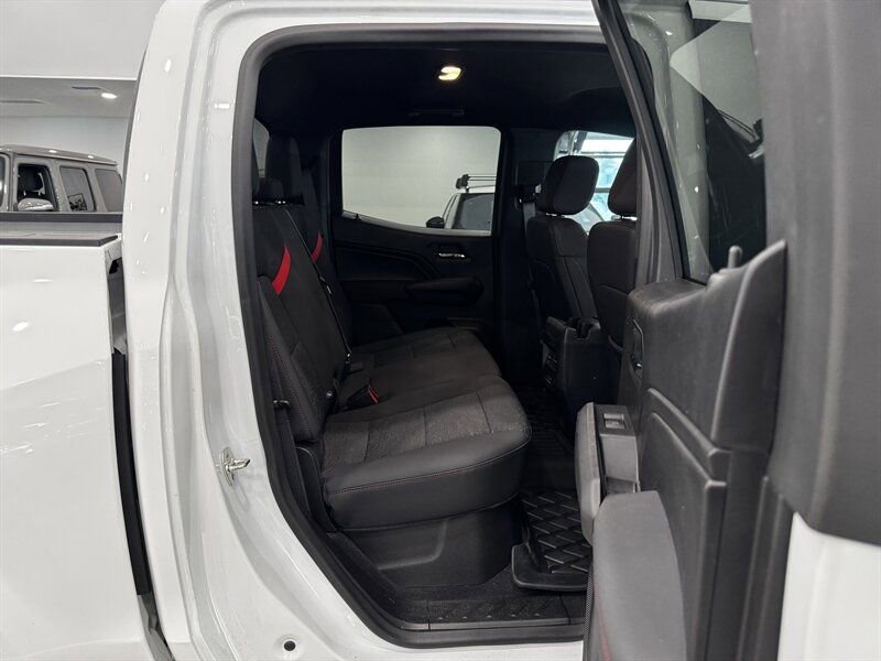 Used 2024 Chevrolet Colorado Z71 w/ Z71 Convenience Package 2 image 10