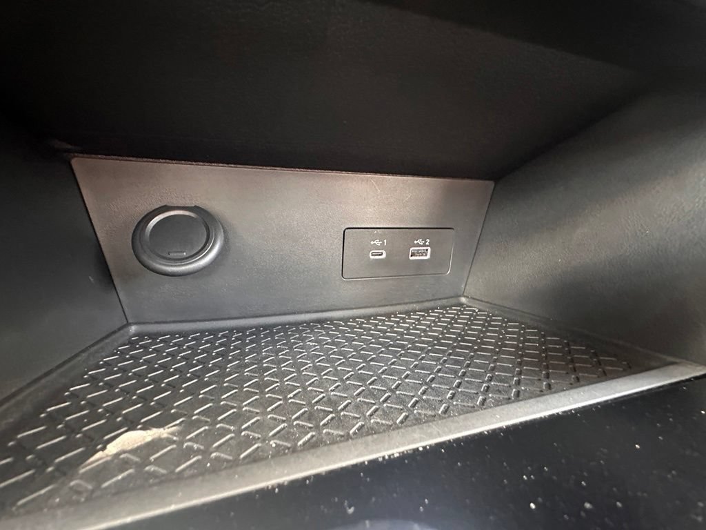 Certified 2025 Nissan Pathfinder SV w/ SV Premium Package FWD image 30