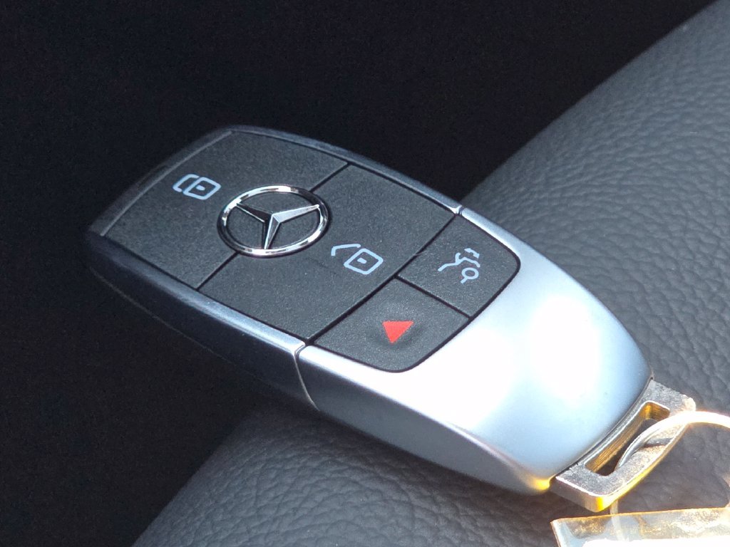 New 2026 Mercedes-Benz GLB 250 4MATIC image 38