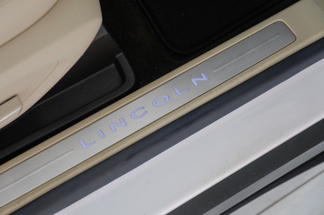 Used 2019 Lincoln MKC Select w/ Select Plus Package AWD/4WD image 30