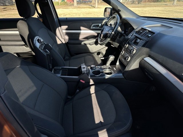 Used 2017 Ford Explorer XLT image 22