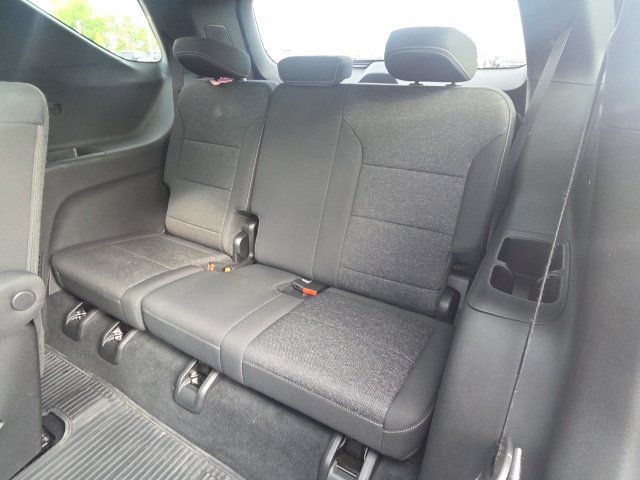Used 2025 Chevrolet Traverse LT w/ Sun and Wheel Package FWD image 15