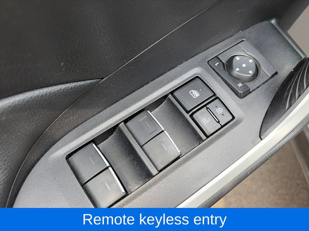 Used 2022 Toyota RAV4 XLE w/ Convenience Package AWD/4WD image 18