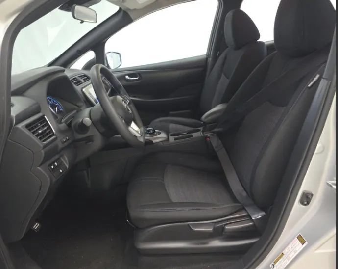 Used 2022 Nissan Leaf S FWD image 5