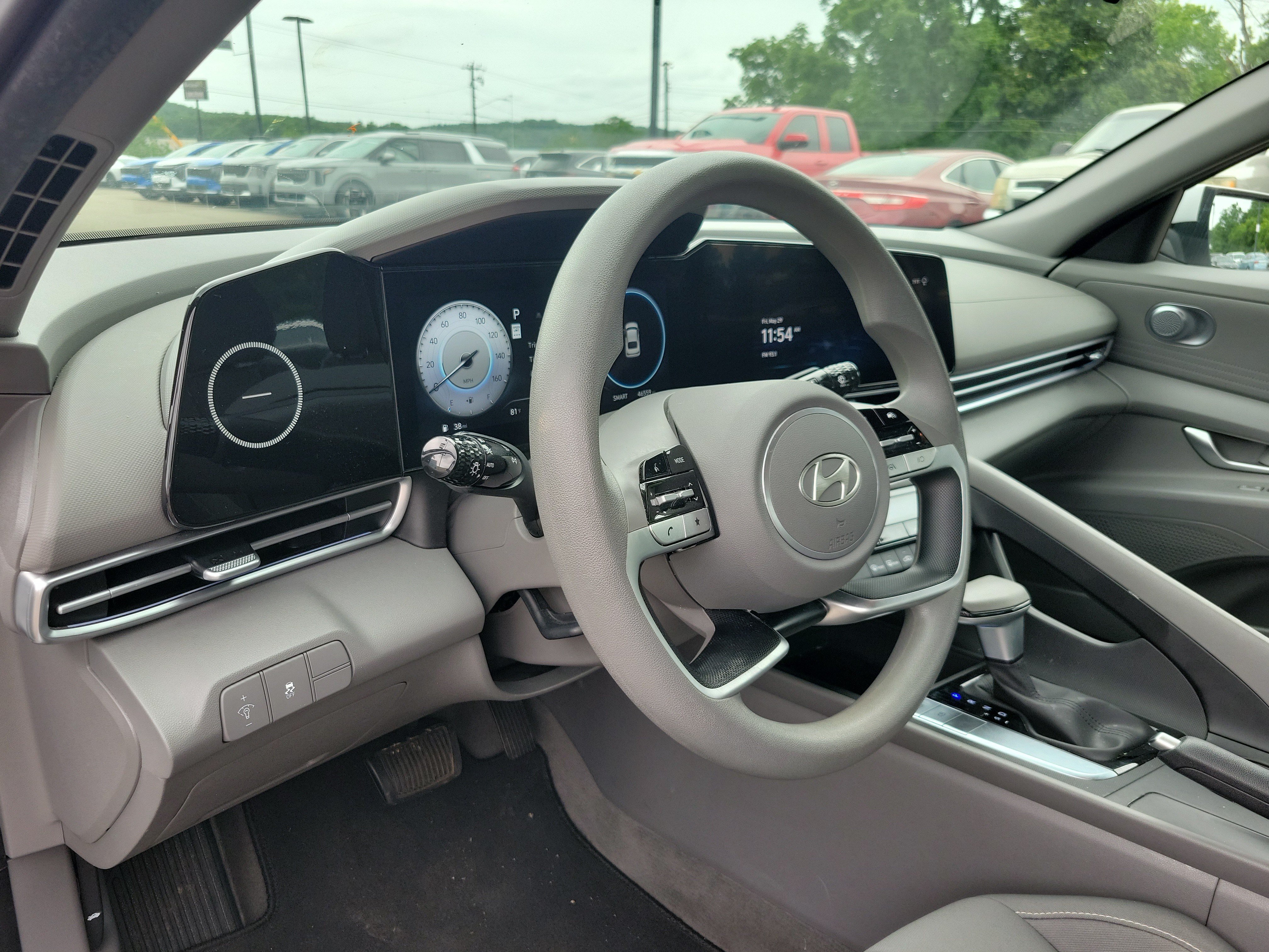Used 2024 Hyundai Elantra SEL FWD image 3