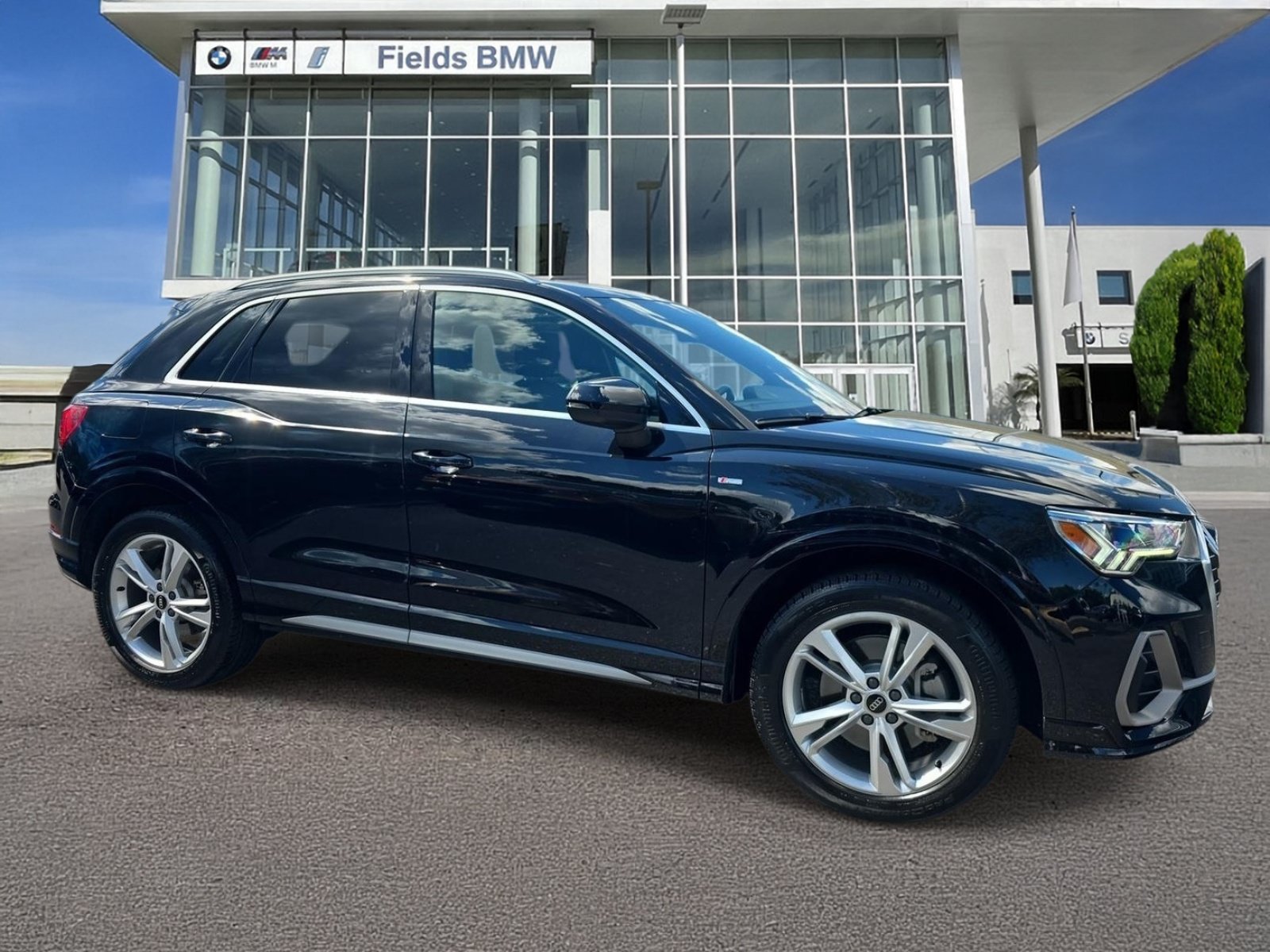 Used 2023 Audi Q3 2.0T Premium Plus w/ Premium Plus Package AWD/4WD image 1