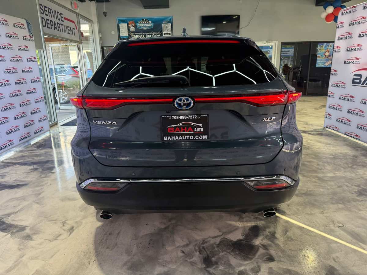 Used 2023 Toyota Venza XLE AWD/4WD image 10