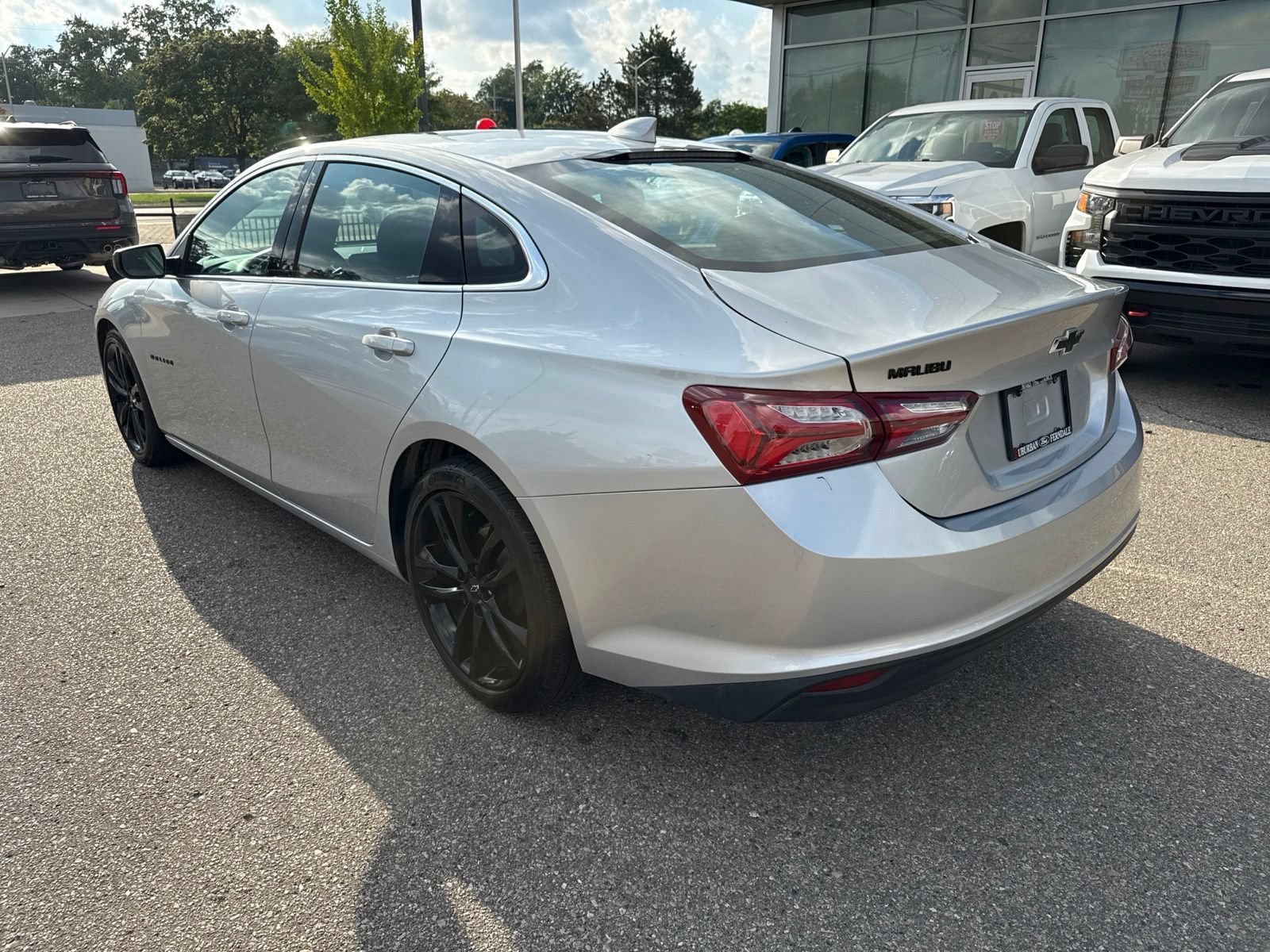 Used 2021 Chevrolet Malibu LT w/ Sport Edition FWD image 9