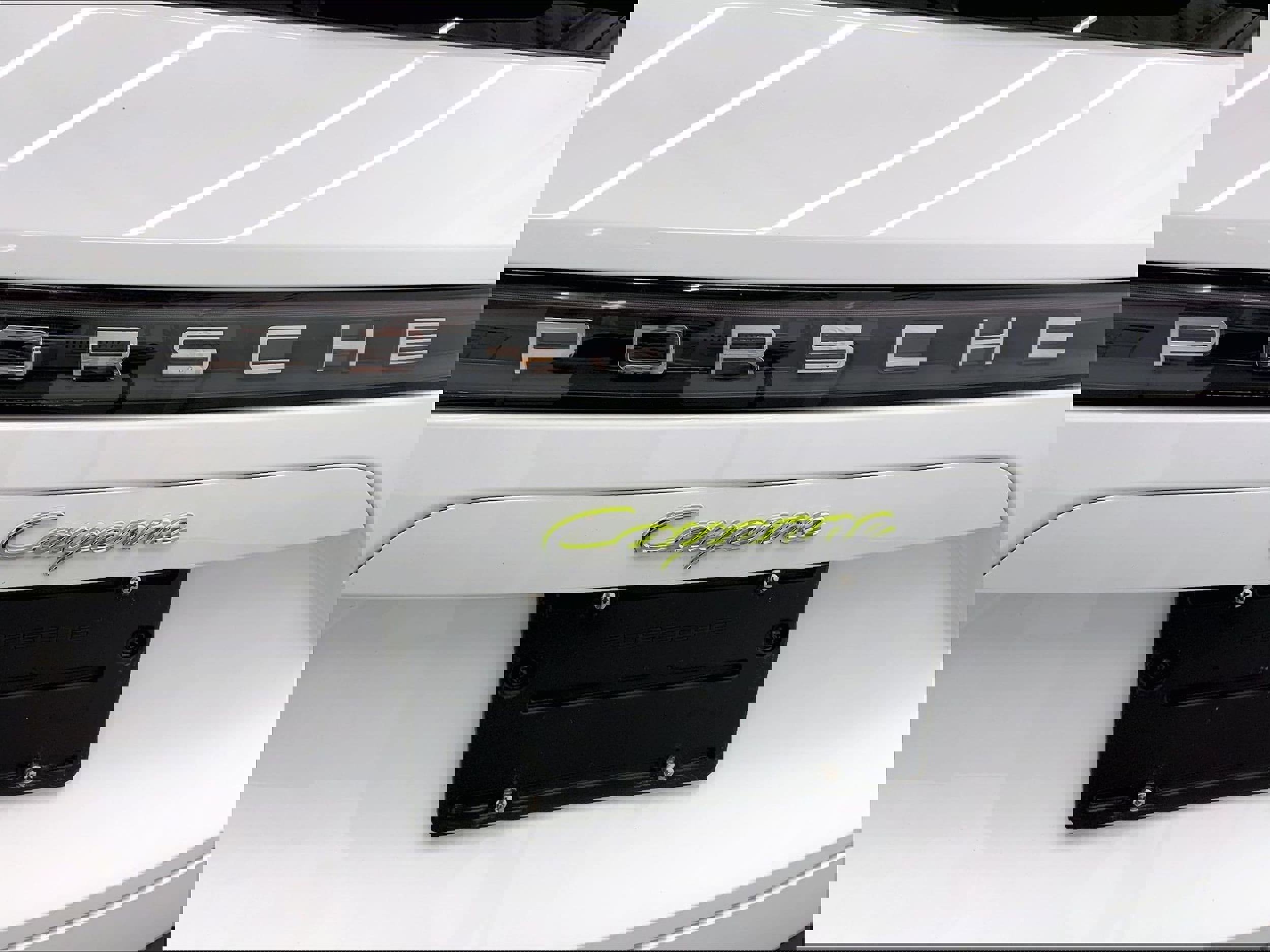 Used 2022 Porsche Cayenne E-Hybrid image 31