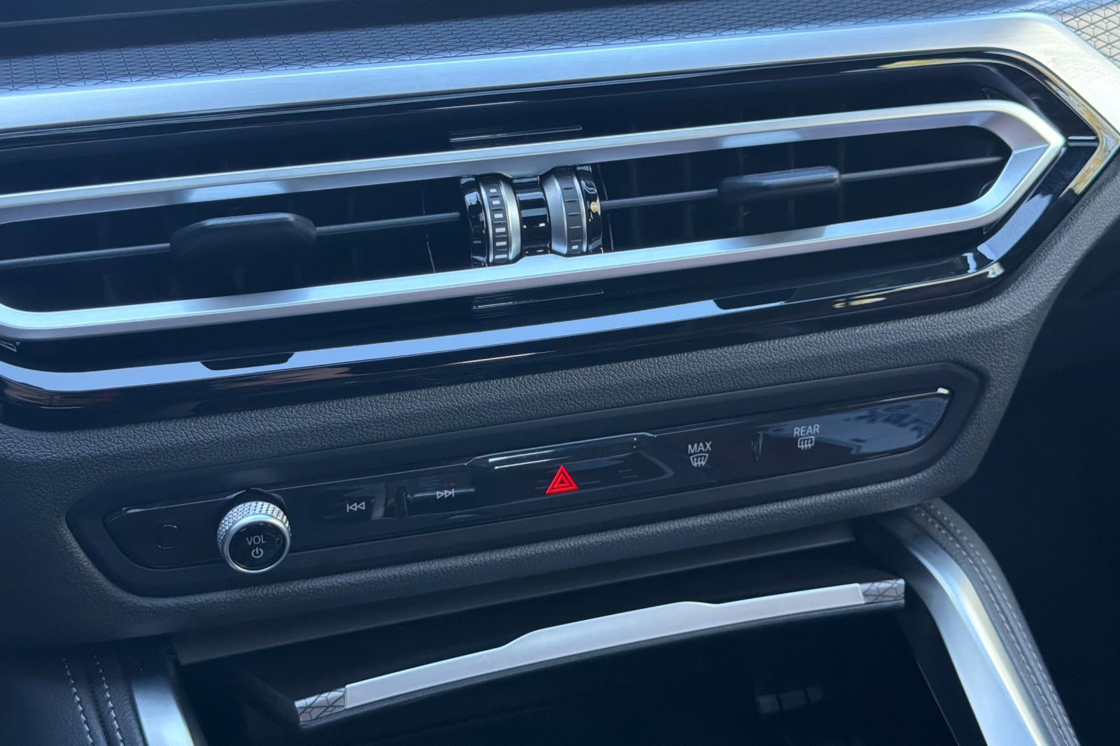 Used 2024 BMW i4 eDrive40 w/ M Sport Package image 26