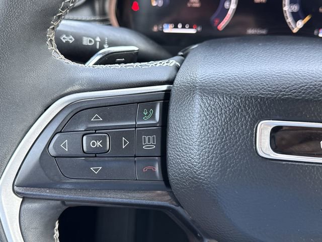 Used 2023 Jeep Grand Cherokee Altitude image 14