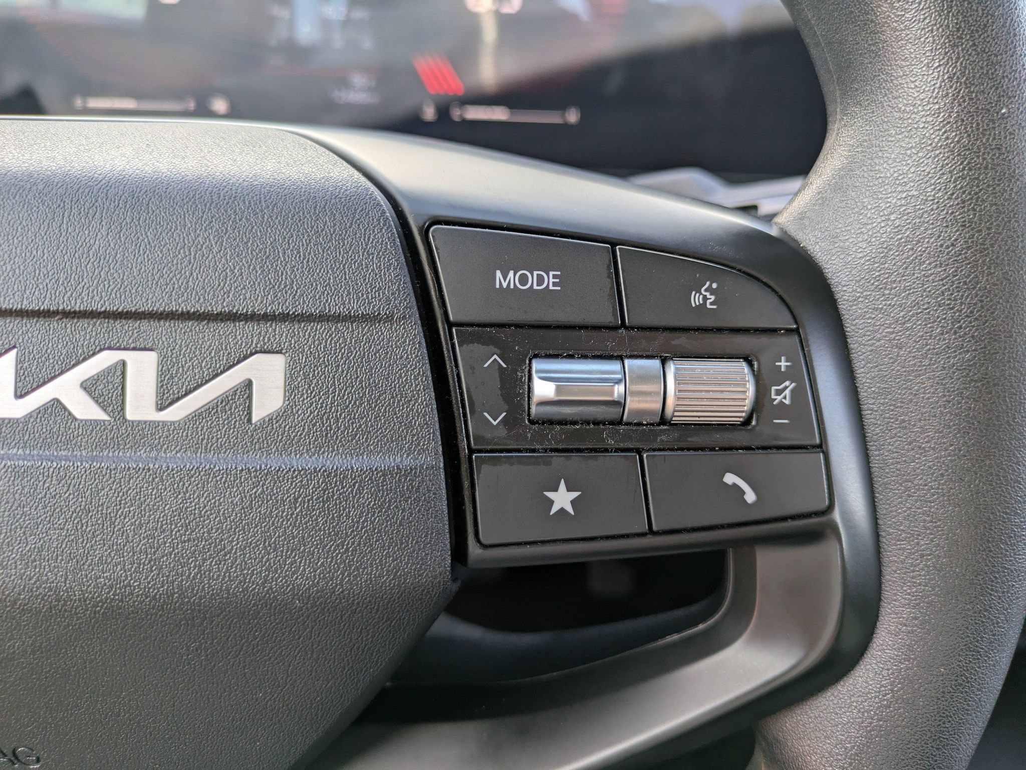 Used 2025 Kia K4 FWD image 24